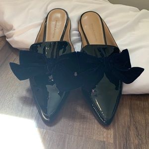 Black and blue bow mules